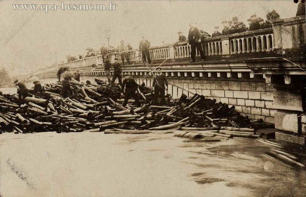 Besançon - Pont St Pierre - Crue du Doubs 20-21 Janvier 1910